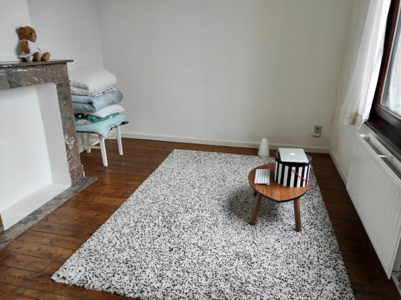 Minimalistische Wohnung einrichten: Multifunktionales Schlafzimmer
