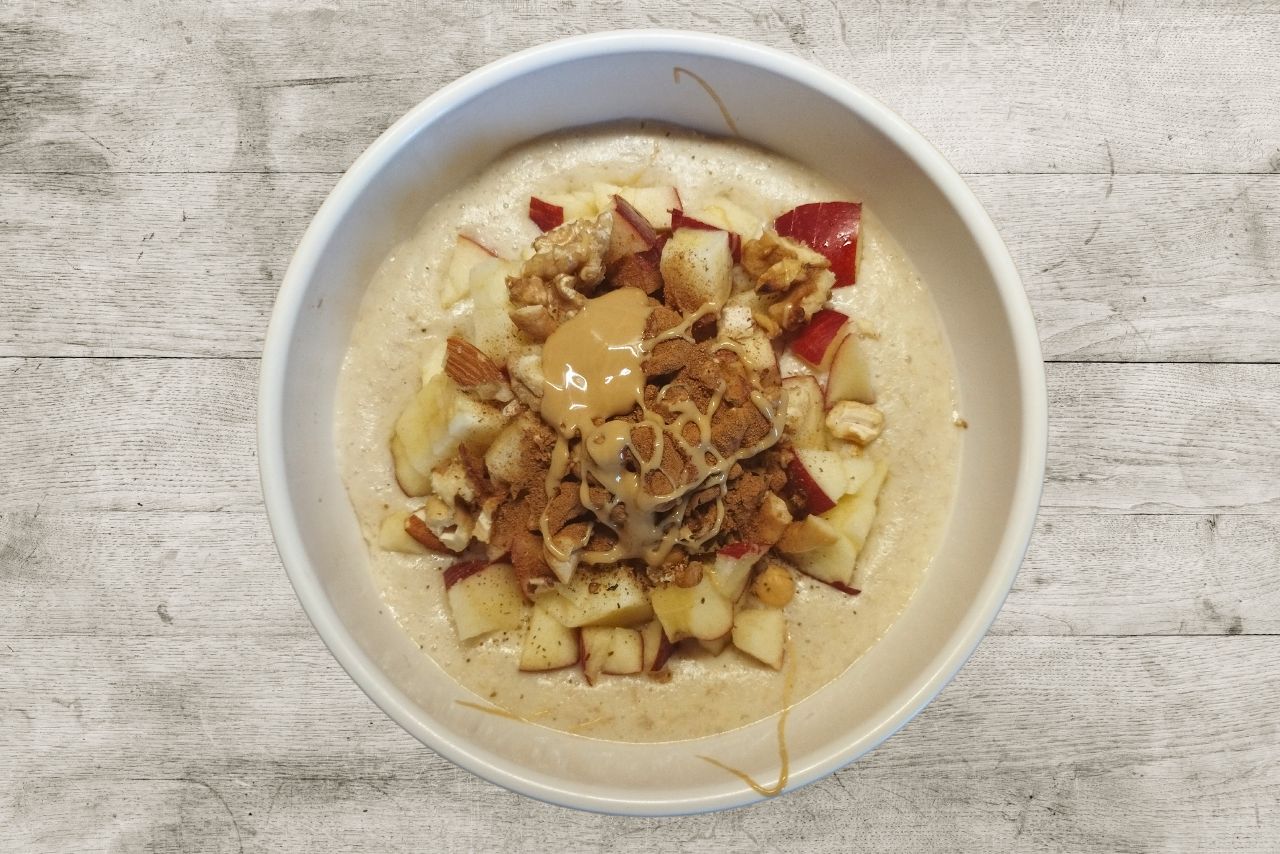 Proteinreicher Haferbrei aus ganzem Hafer